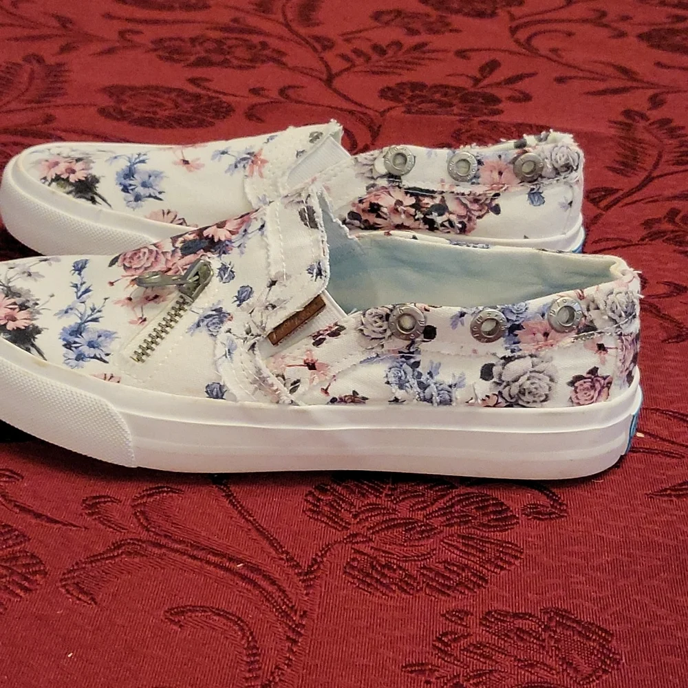 Blowfish distressed floral denim shoes - Picture 4 of 9